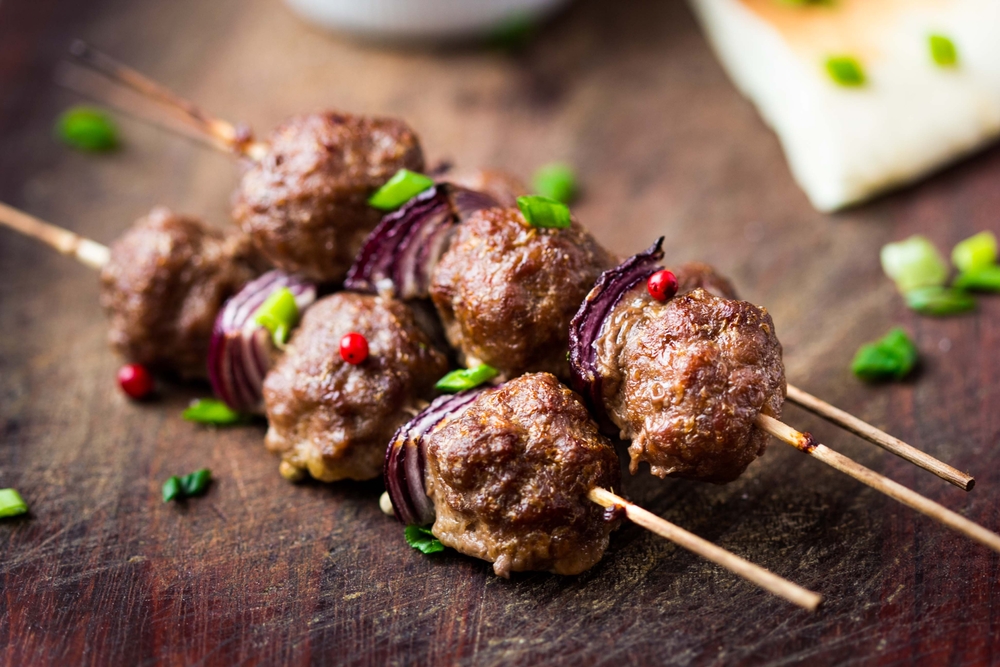 Indian-Inspired Beef Kebabs with Cilantro Sauce - thenutritionwatchdog.com